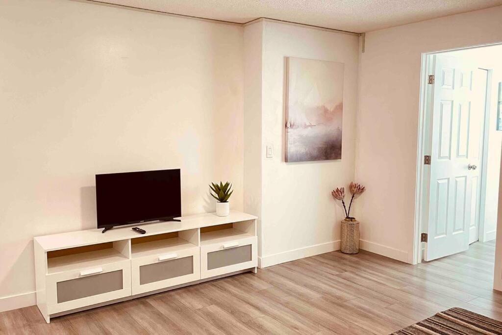 Unit #201 Cozy Mountain View 1Br In Dt Διαμέρισμα Κάνμορ Εξωτερικό φωτογραφία